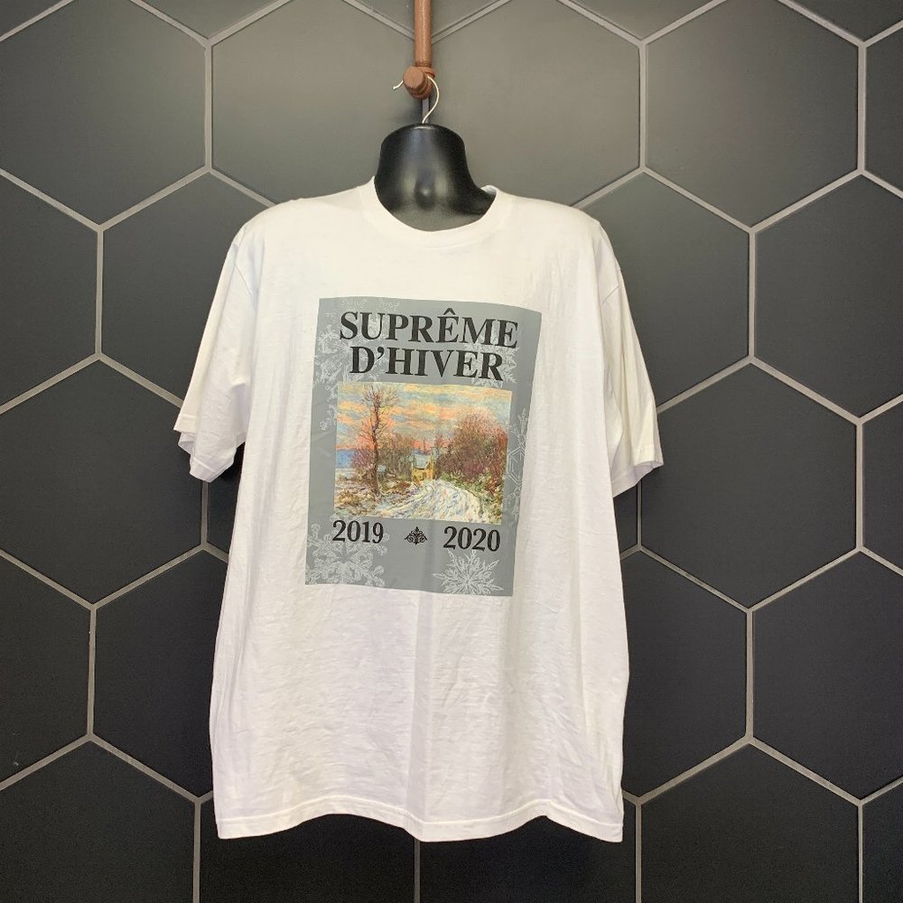 ~Used! Mens Supreme White D'Hiver 2019 2020 Summer Hype Street T-Shirt Size XL